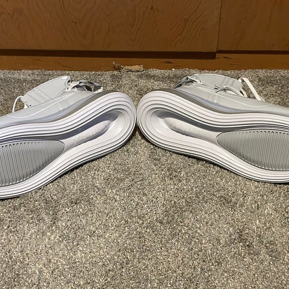 Nike Air Max 720 SATURN Pure Platinum 10.5 or 8 - Picture 2 of 10